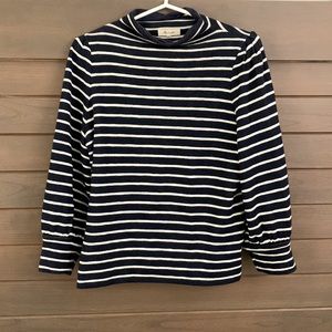 Cute Madewell winter sweater. Rouges on shoulder and wrist. Size M.